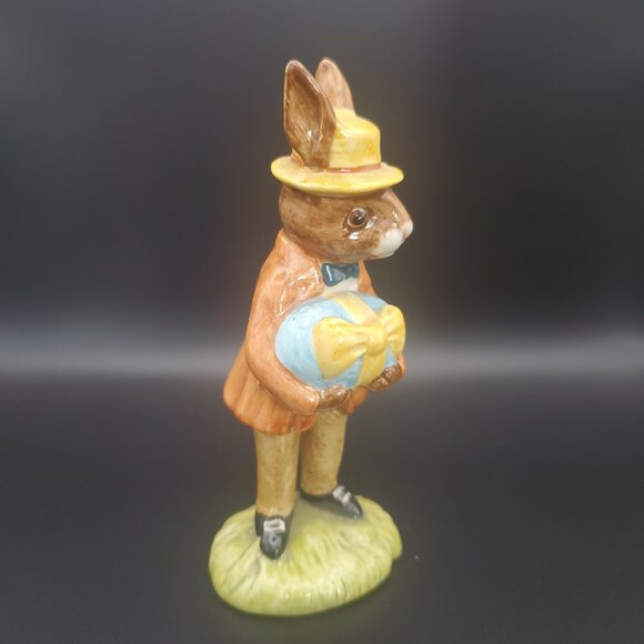 ROYAL DOULTON MR. BUNNYKINS 'At The Easter Parade' Figurine DB 18 Egg Gift 1982 - Picture 5 of 5
